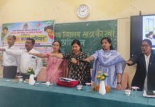 सुरक्षित बचपन अभियान: बाल विवाह, बाल श्रम और बाल तस्करी के प्रति छात्राओं को किया जागरूक